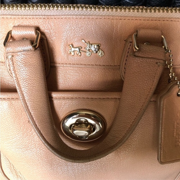 Authentic Coach Legacy Duffle Satchel in Natural Leather - Picture 3 of 16